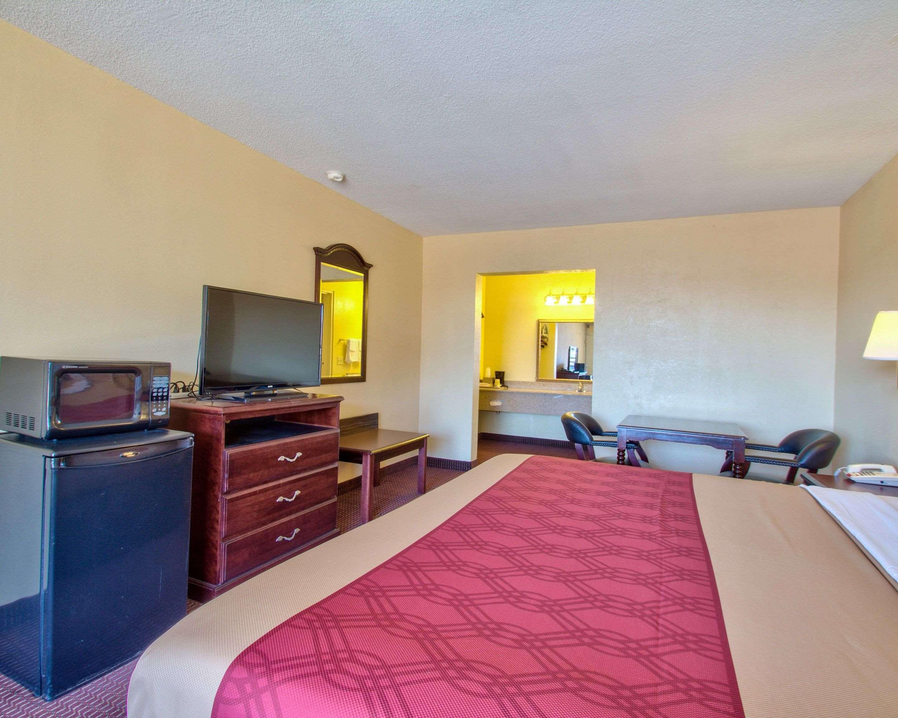 Econo Lodge Donalsonville Bagian luar foto