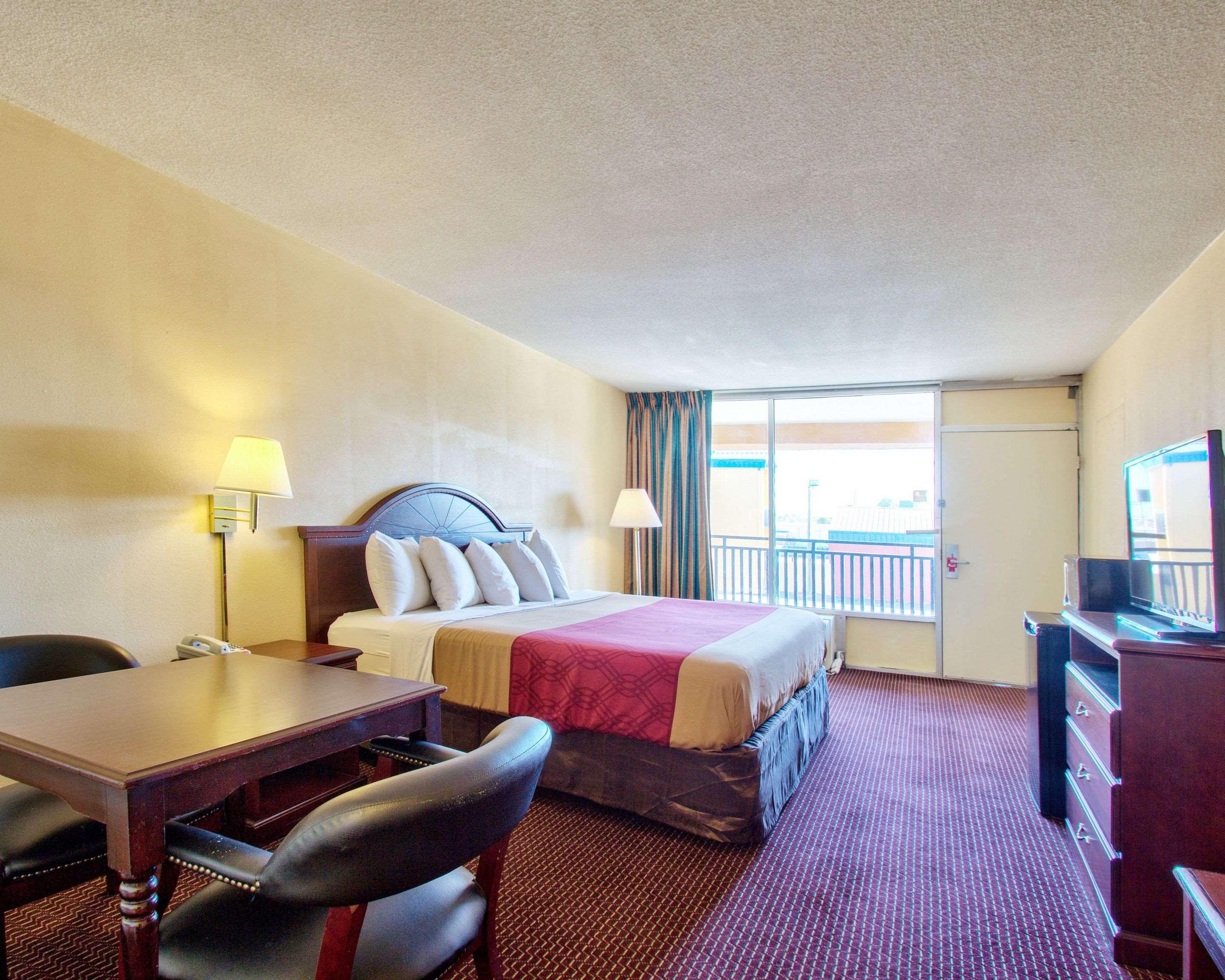 Econo Lodge Donalsonville Bagian luar foto