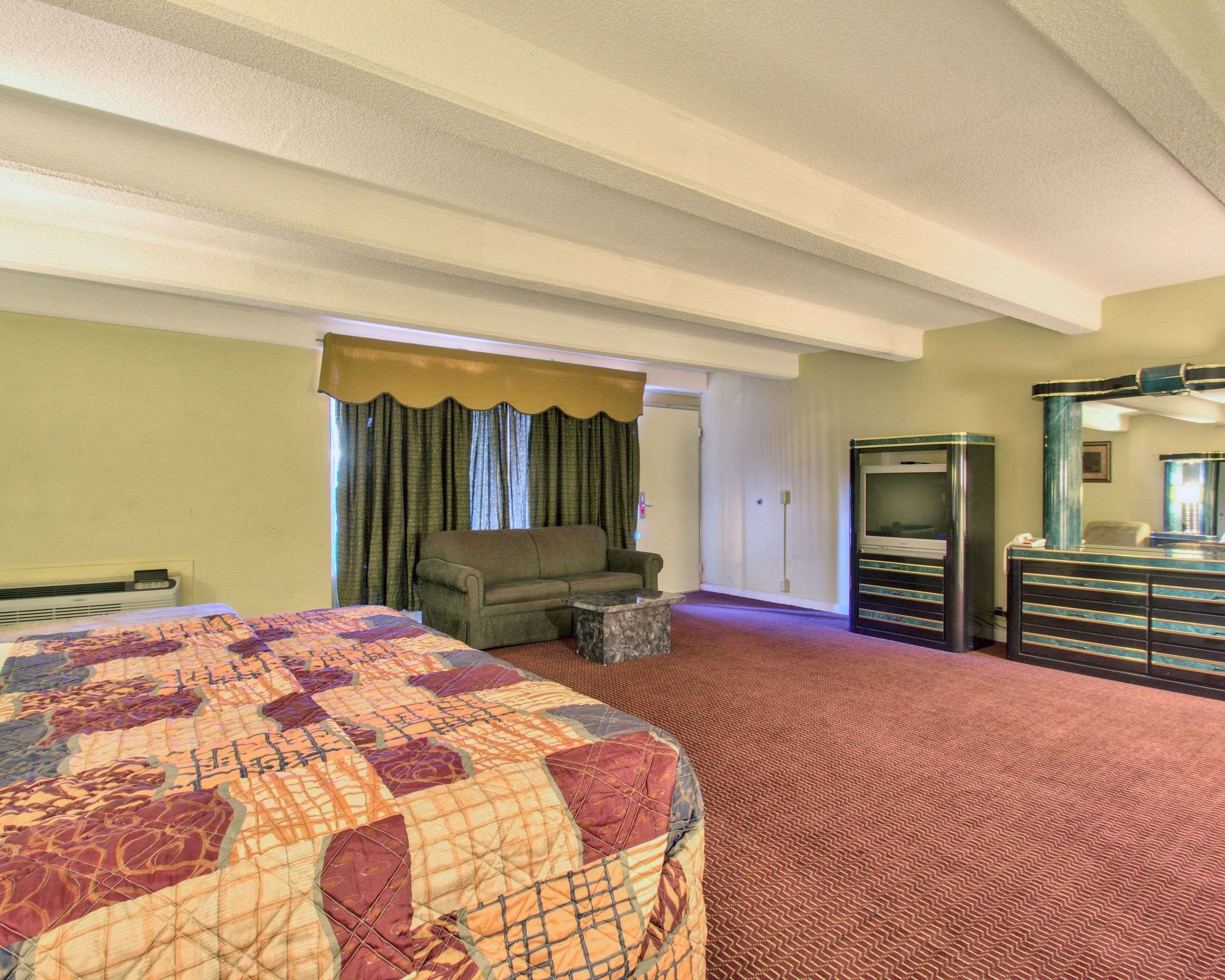 Econo Lodge Donalsonville Bagian luar foto