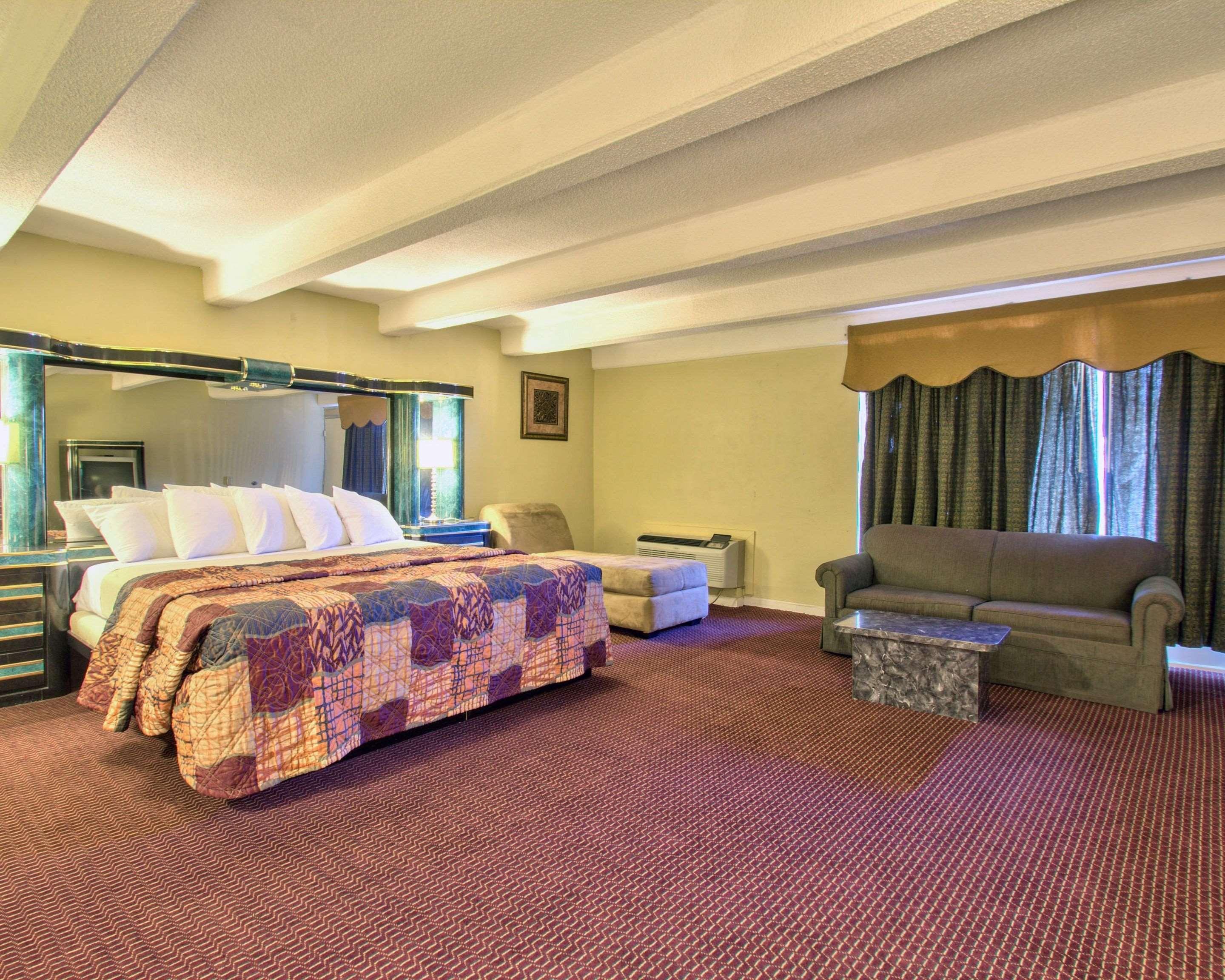 Econo Lodge Donalsonville Bagian luar foto