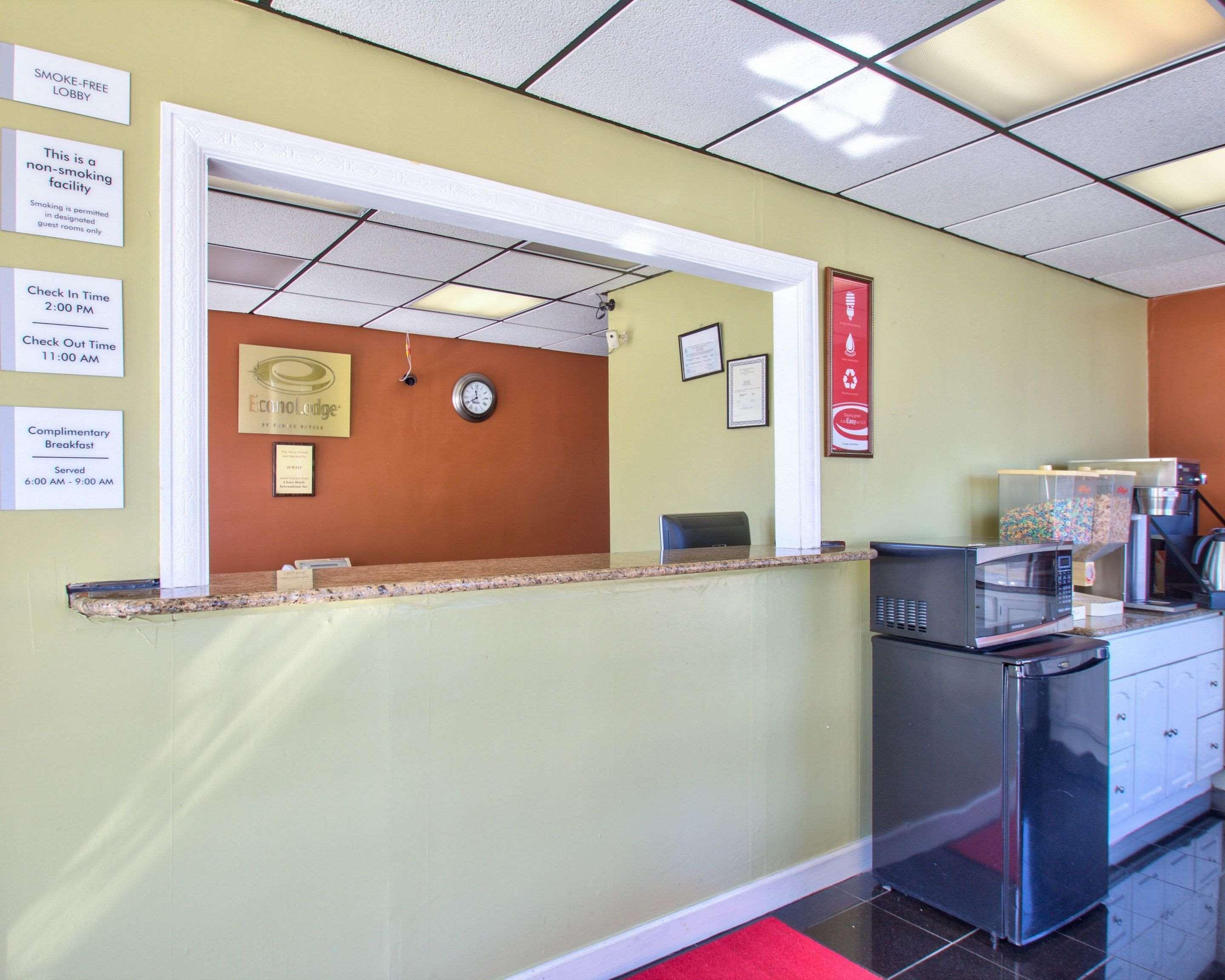 Econo Lodge Donalsonville Bagian luar foto