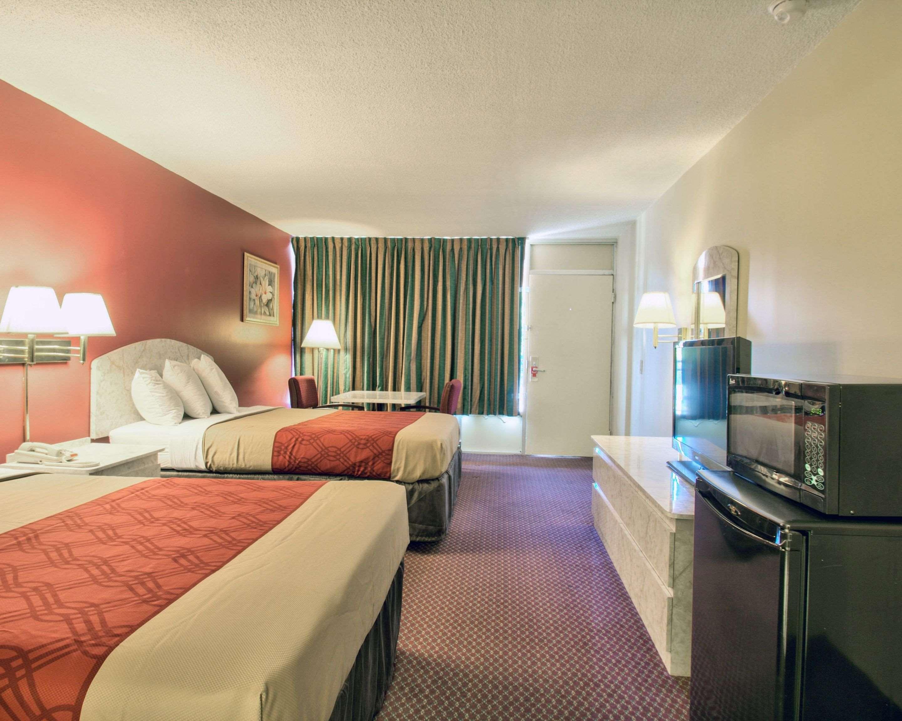 Econo Lodge Donalsonville Bagian luar foto