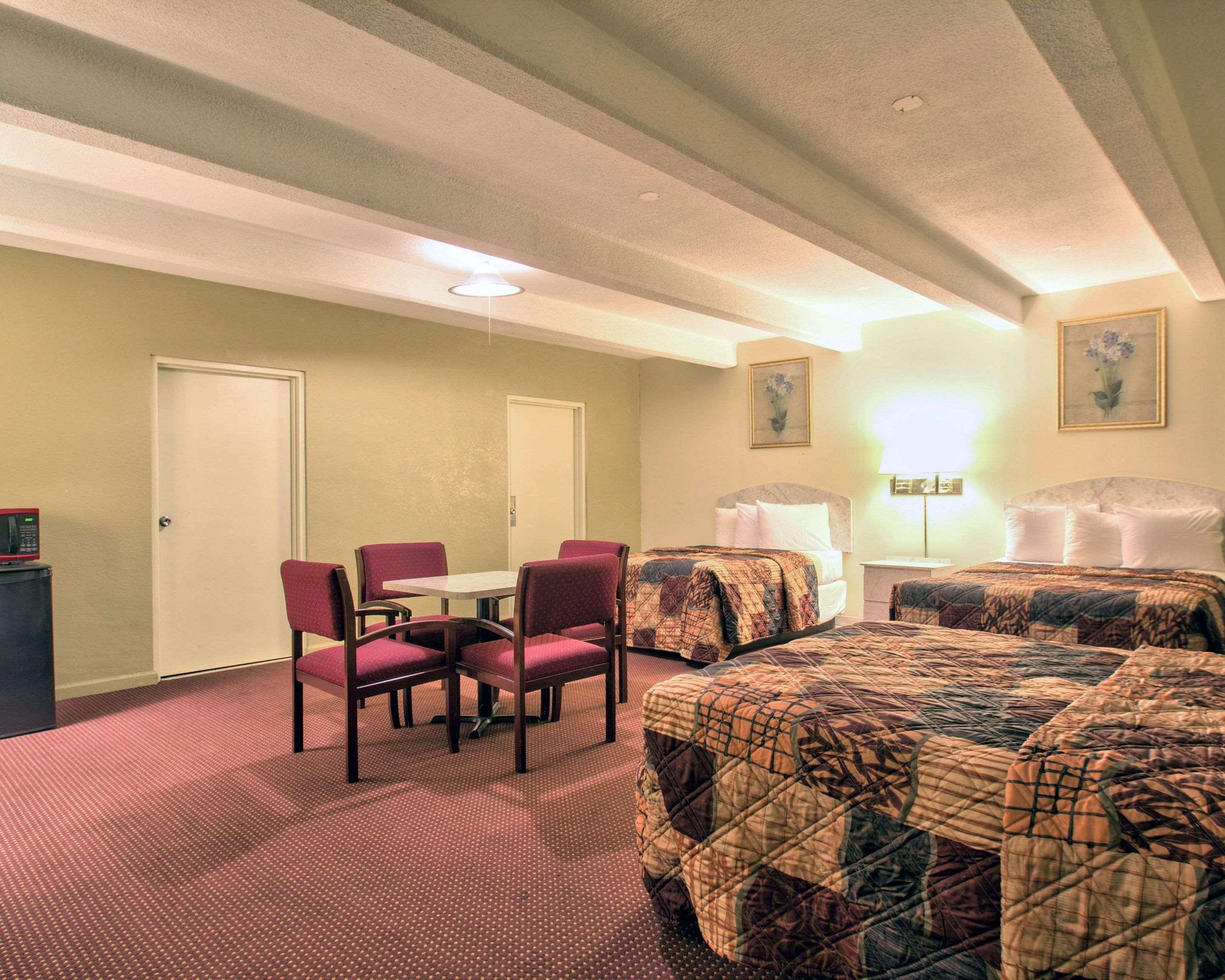 Econo Lodge Donalsonville Bagian luar foto