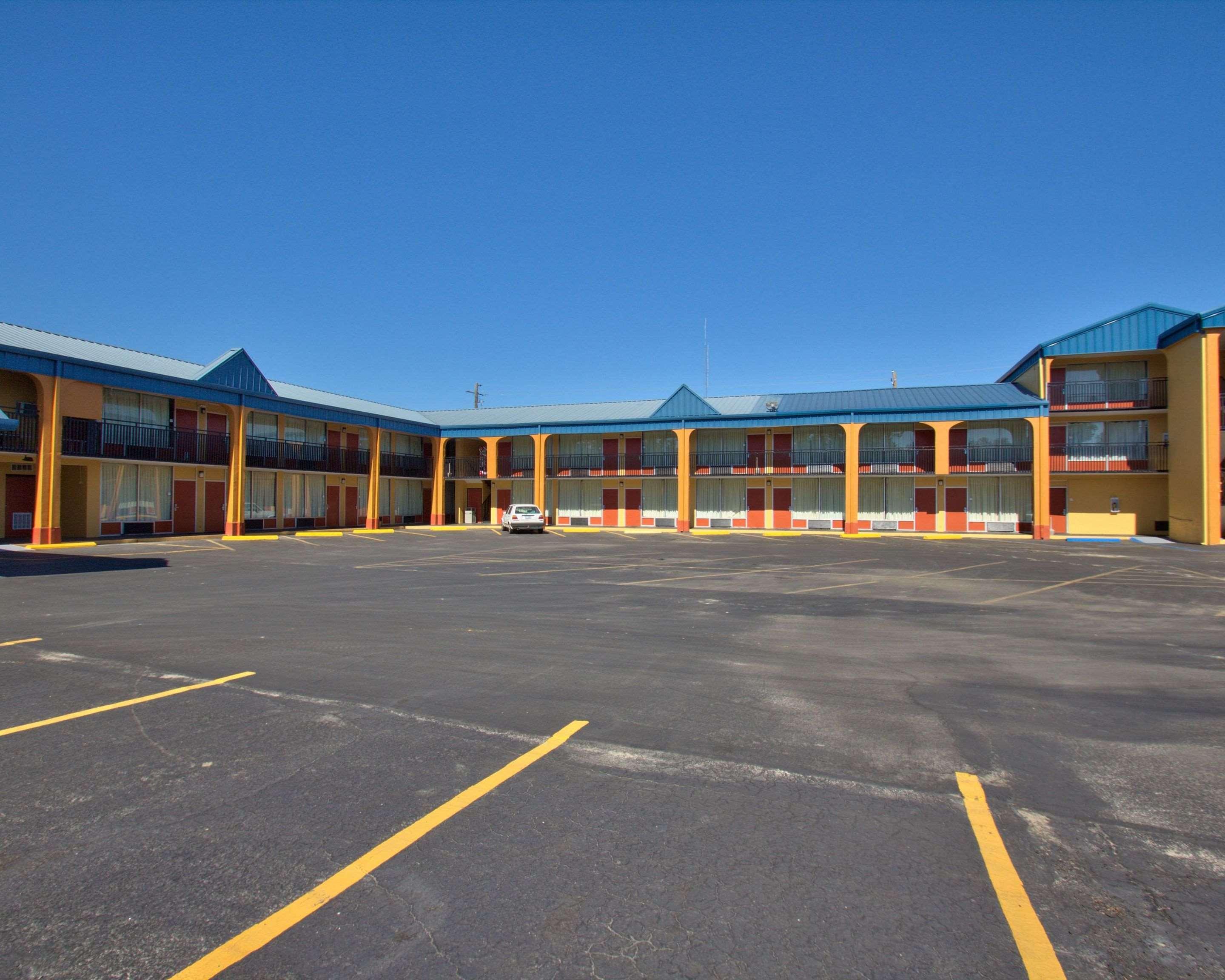Econo Lodge Donalsonville Bagian luar foto