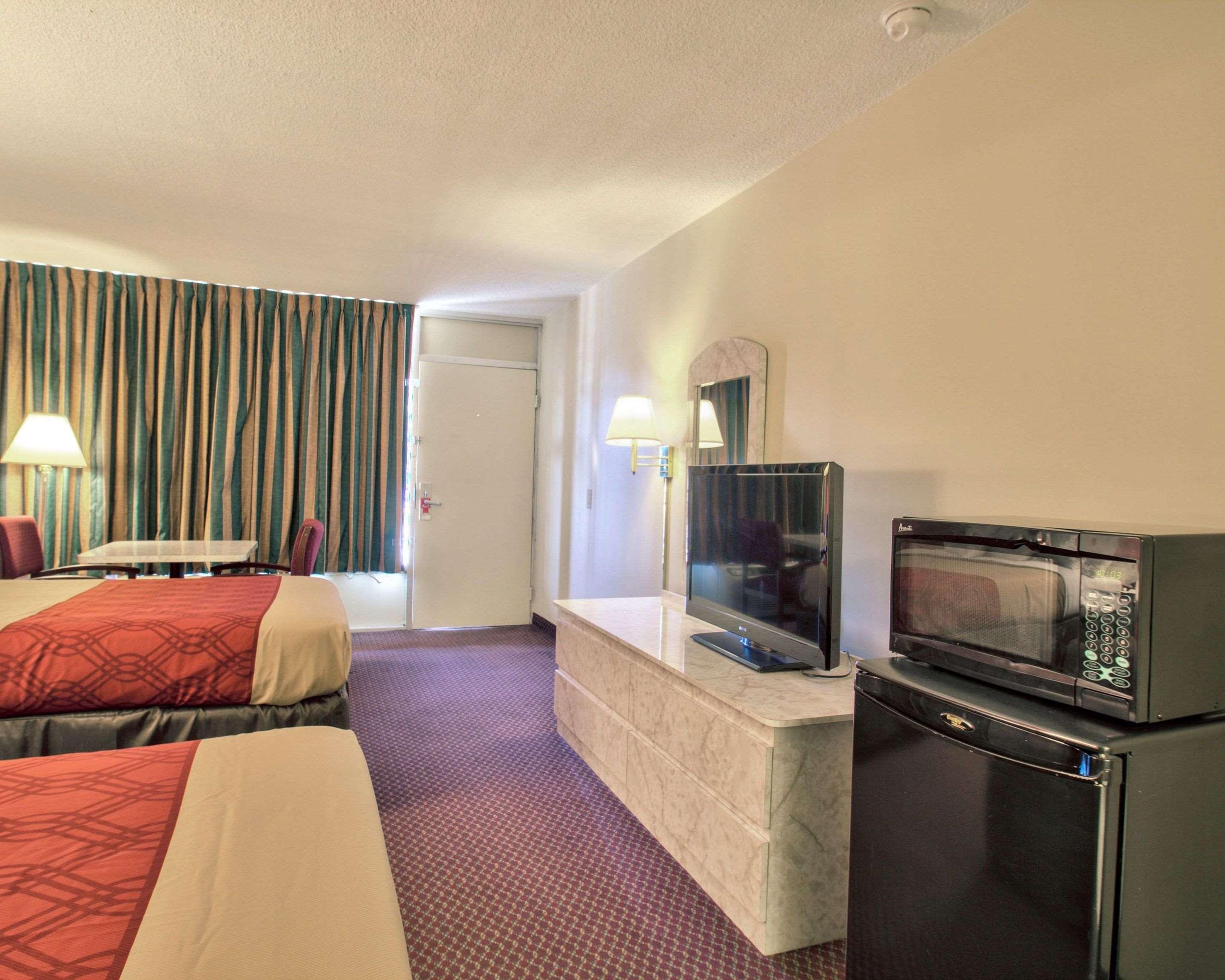 Econo Lodge Donalsonville Bagian luar foto