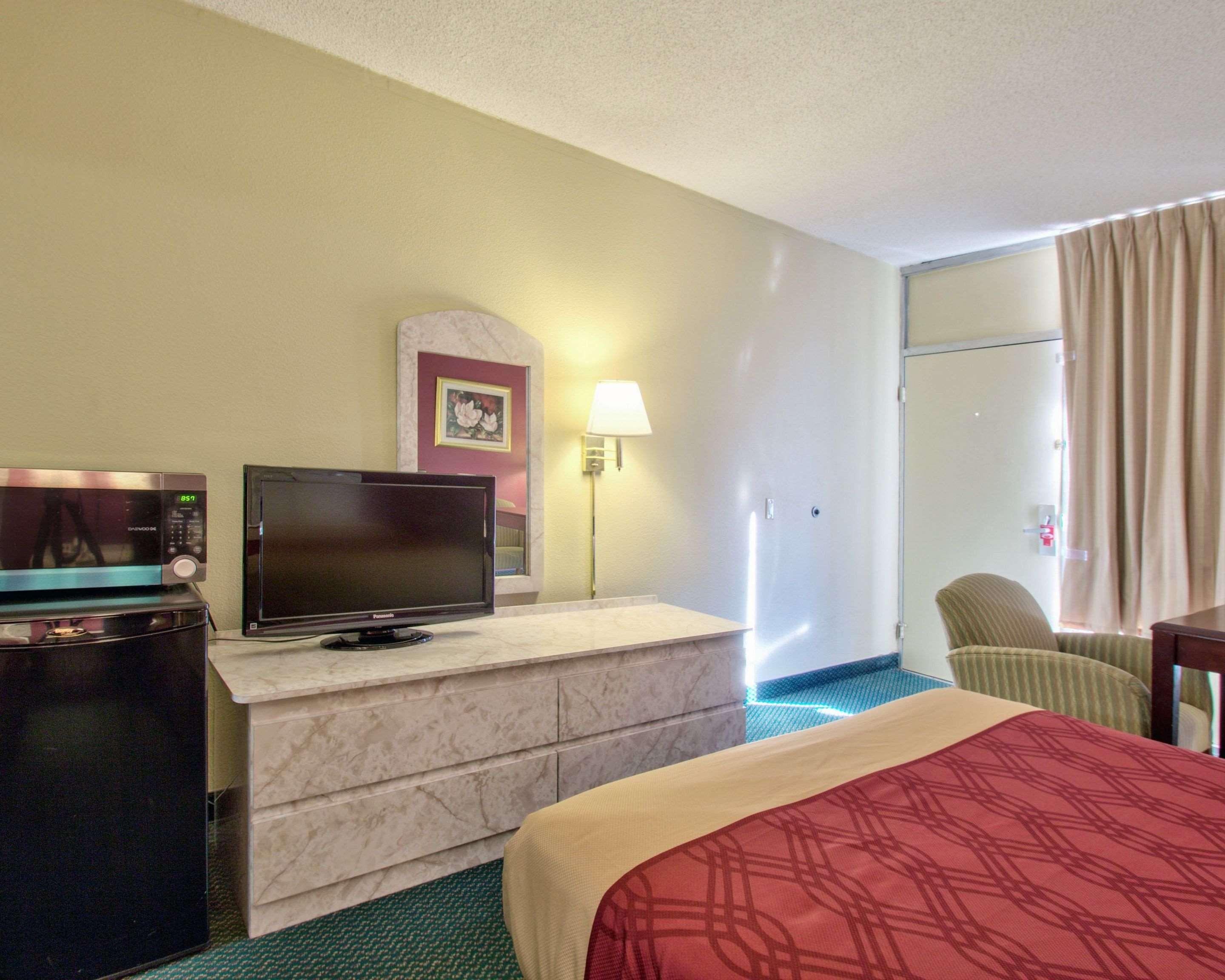 Econo Lodge Donalsonville Bagian luar foto
